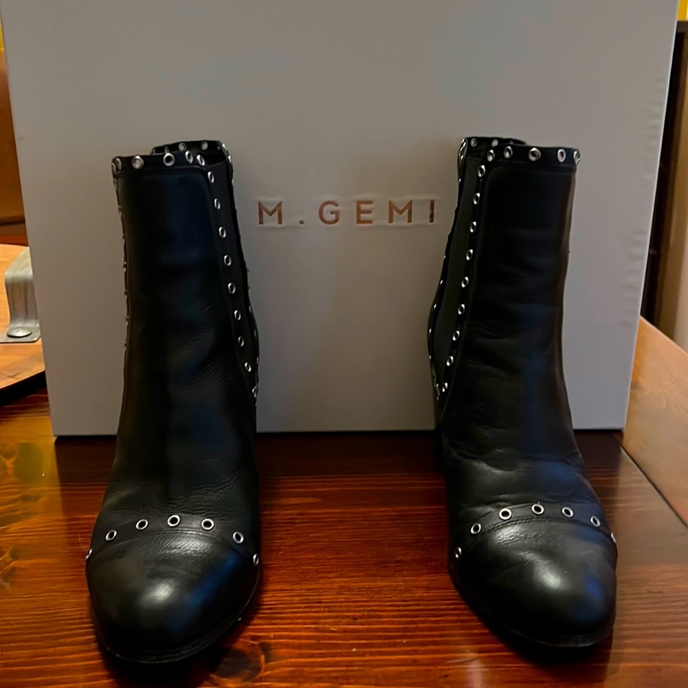 M. Gemi Black Leather Ankle Boots with Silver Eyelet Detailing - Picture 3 of 8